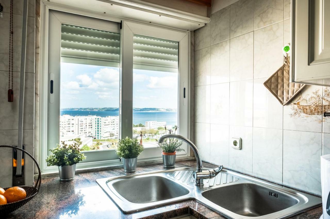 Window To The Sea Apartment Oeiras Luaran gambar