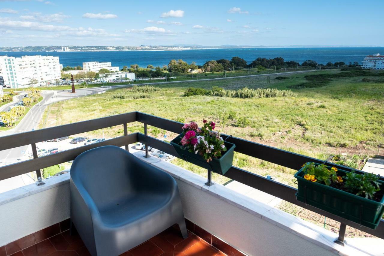 Window To The Sea Apartment Oeiras Luaran gambar