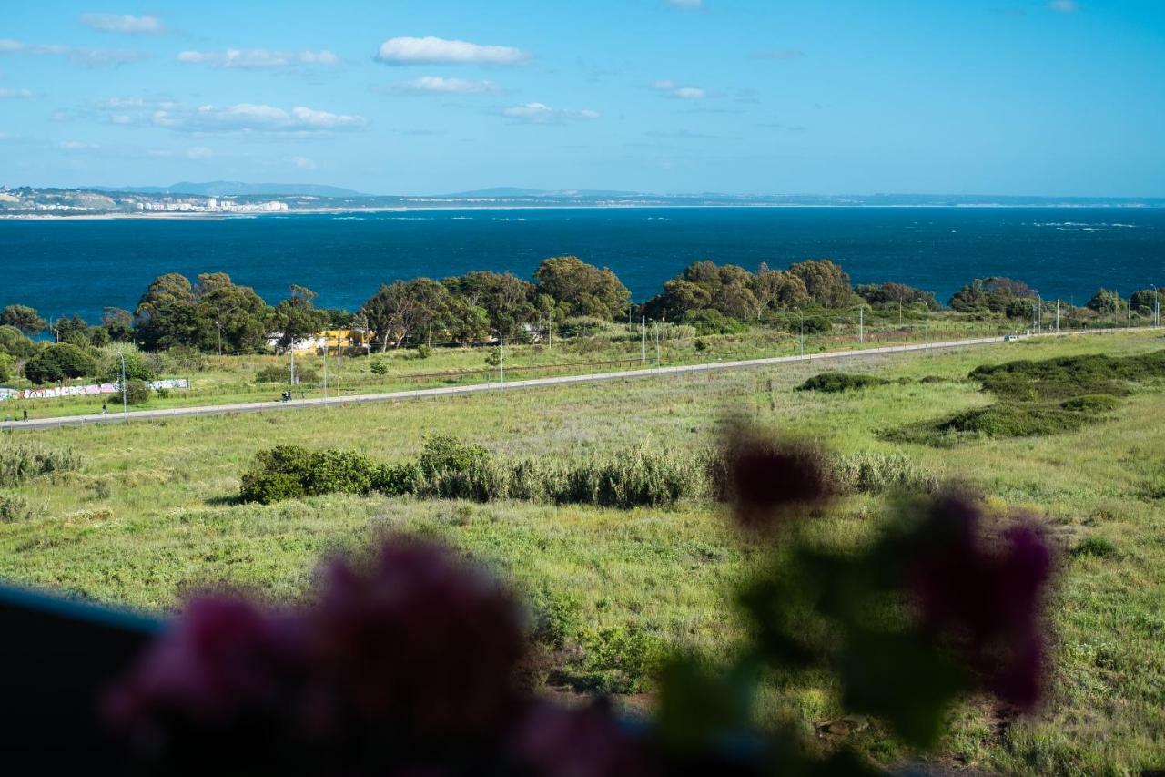 Window To The Sea Apartment Oeiras Luaran gambar