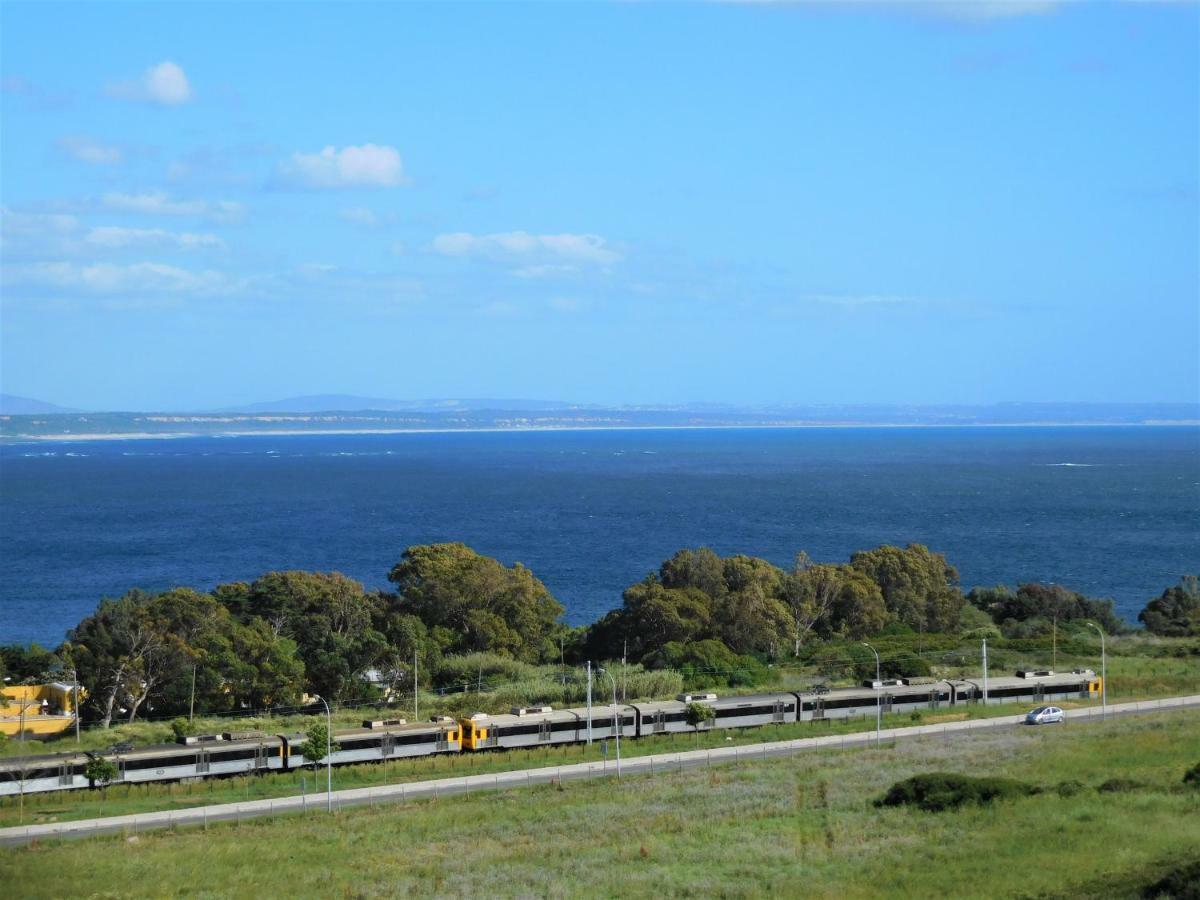 Window To The Sea Apartment Oeiras Luaran gambar